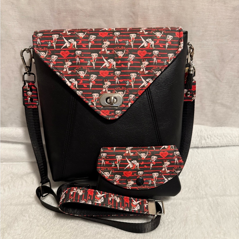 Bold Chic Purse Set